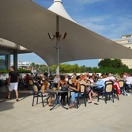 Caprici & Ξενοδοχείο 4*